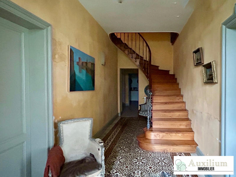 Maison - 399 m² - 11 pièces