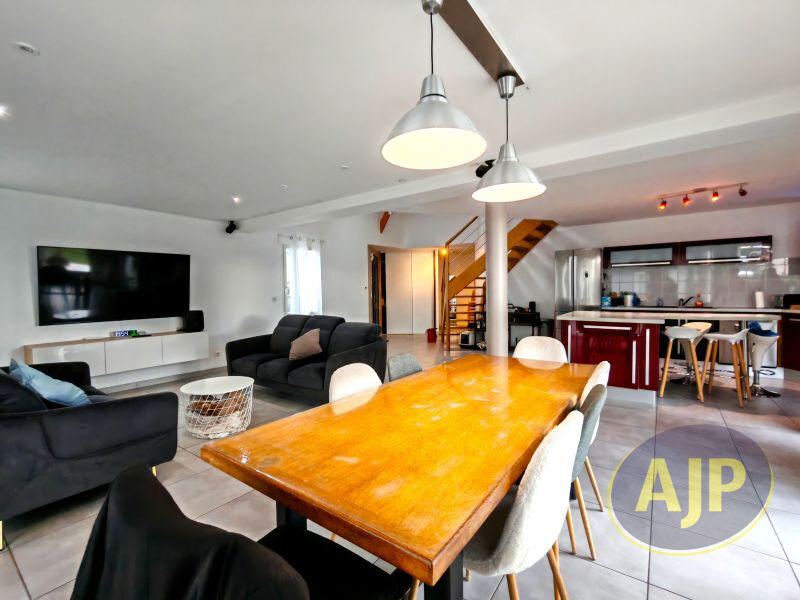 Maison - 133 m² - 5 pièces