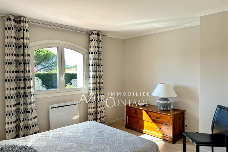 Maison - 230 m² - 6 pièces