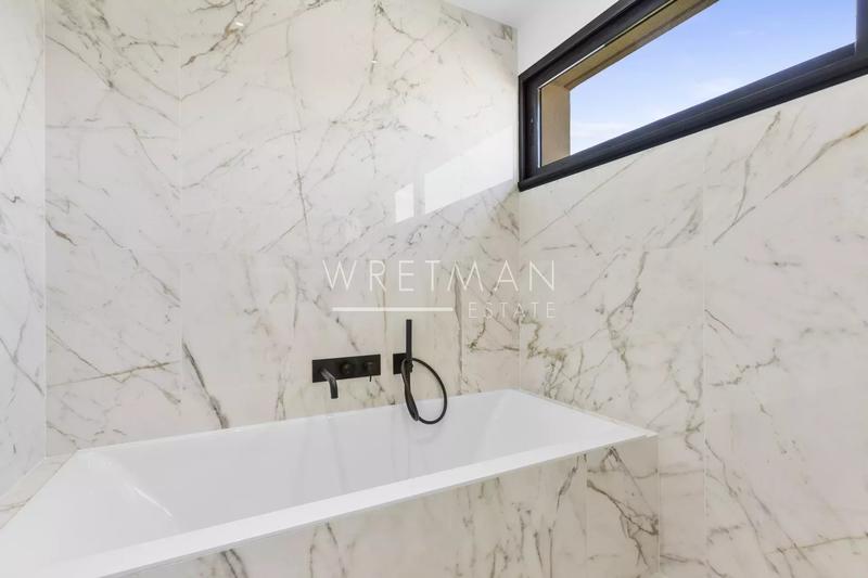 Maison jumelée - 280 m² - 5 pièces