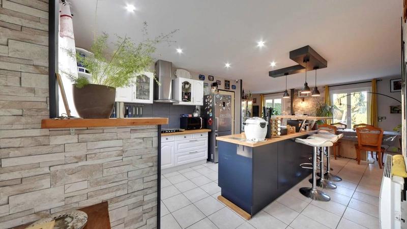 Maison - 94 m² - 5 pièces