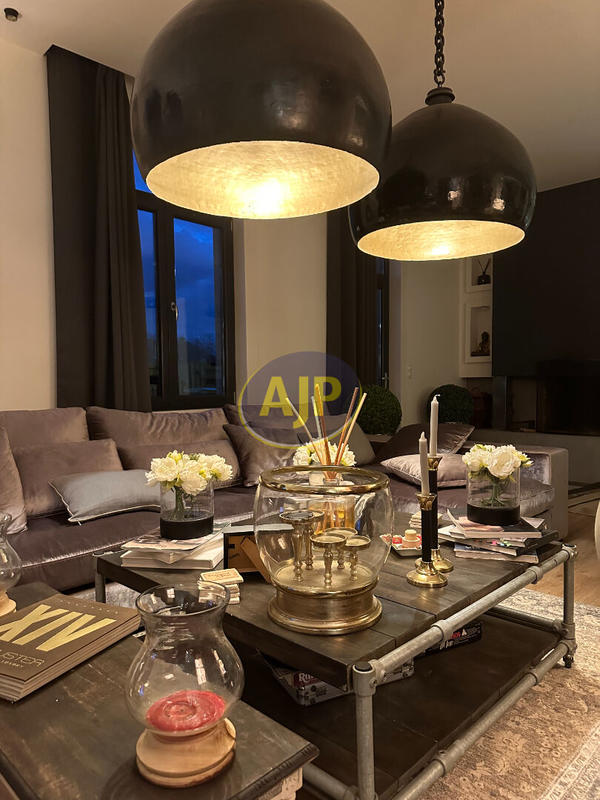 Maison - 262 m² - 6 pièces