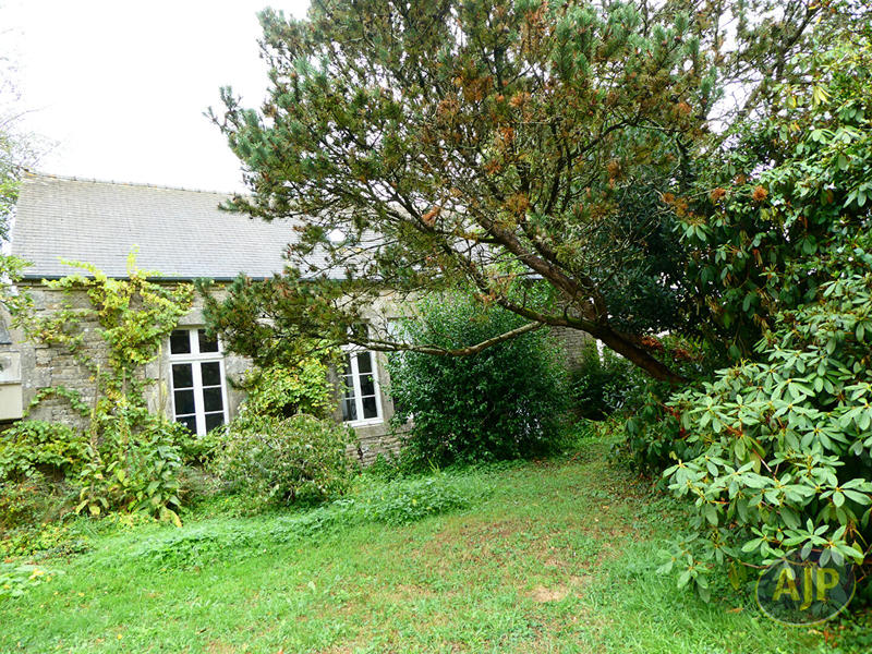 Maison - 250 m² - 13 pièces