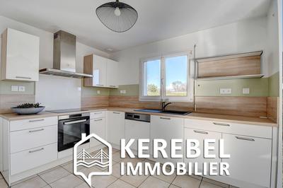 Maison - 99 m² - 5 pièces