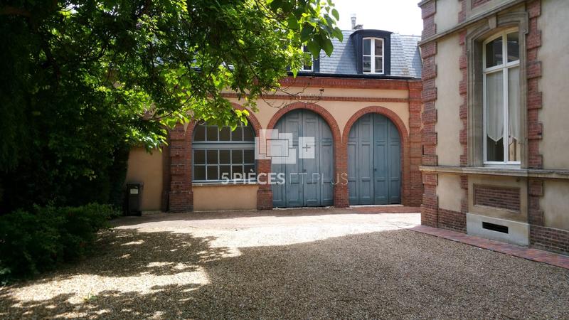 Hôtel particulier - 600 m² - 10 pièces