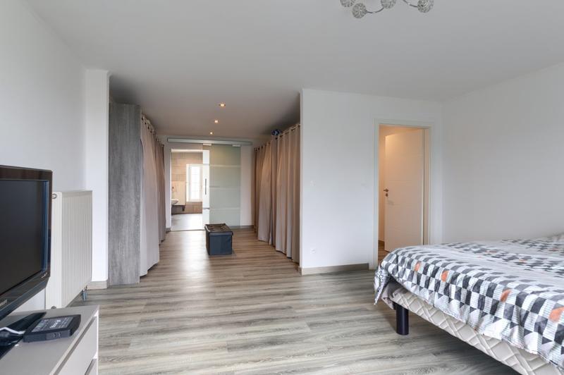 Maison - 215 m² - 5 pièces