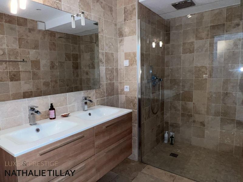 Propriété - 350 m² - 12 pièces