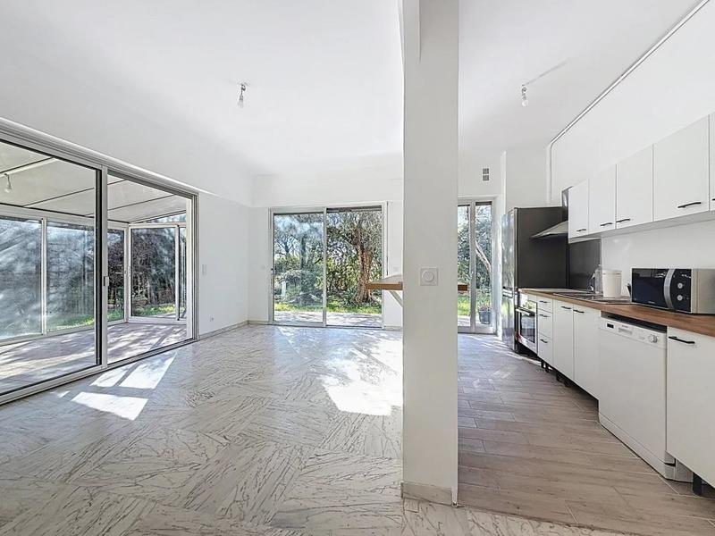 Appartement - 98 m² - 4 pièces