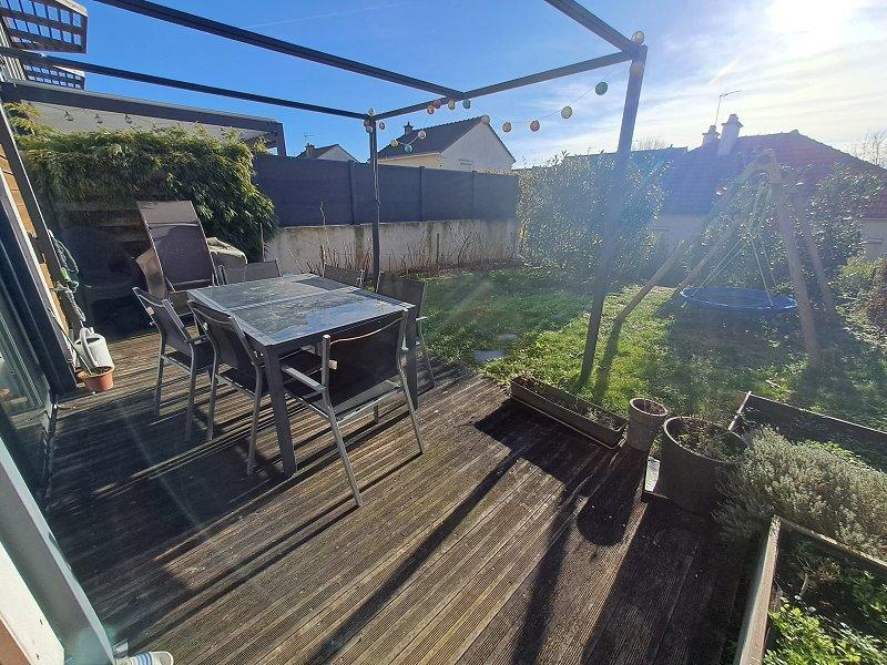 Maison - 93 m² - 5 pièces