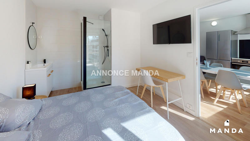 Chambre - 12 m² - 5 pièces