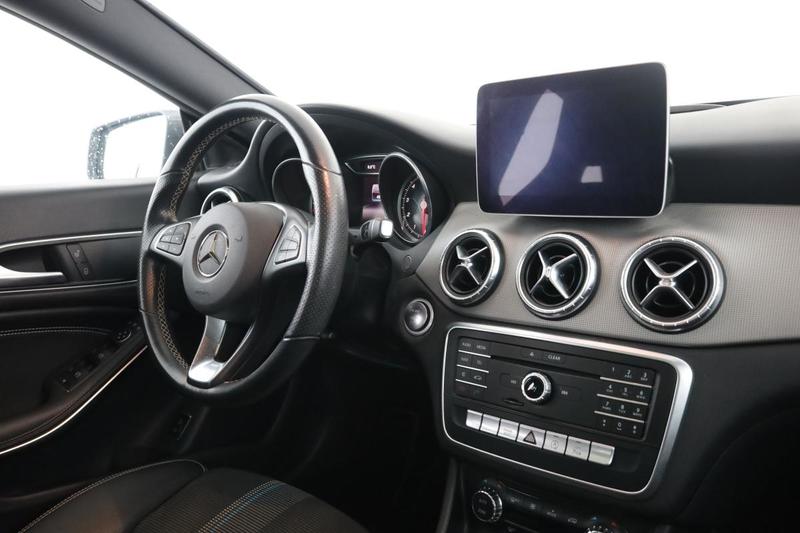 Mercedes Cla 180 Sensation 7g-Dct 122 ch