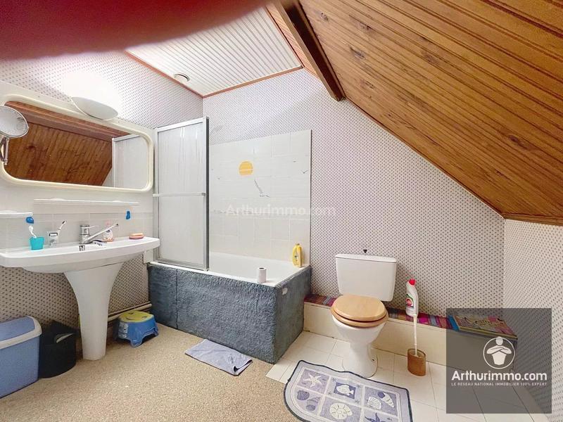 Maison - 254 m² - 9 pièces