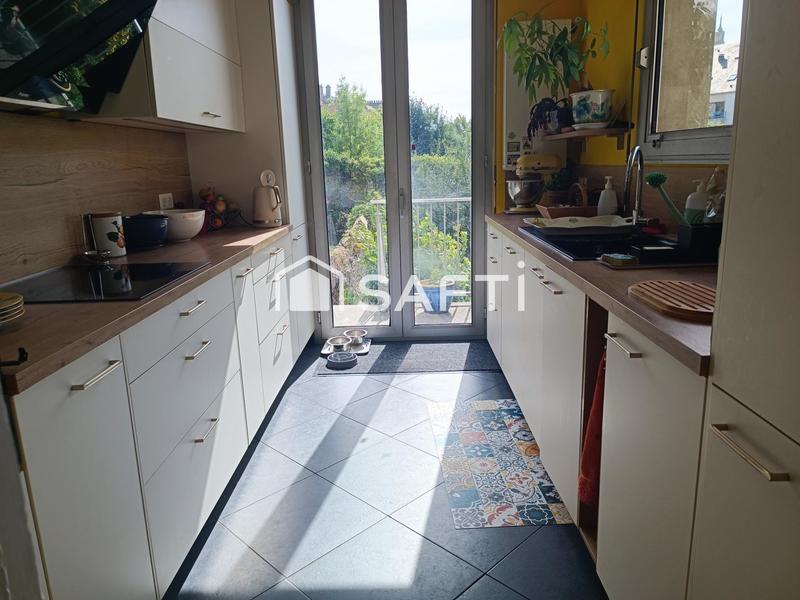 Maison - 245 m² - 7 pièces