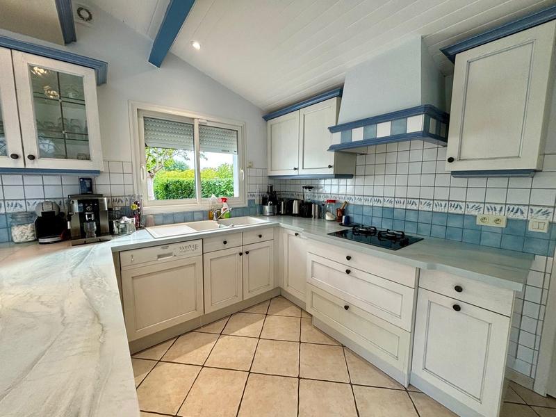 Maison traditionnelle - 195 m² - 6 pièces