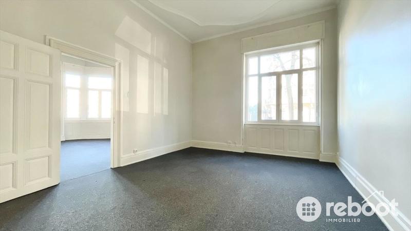 Bureau - 216 m² - 6 pièces