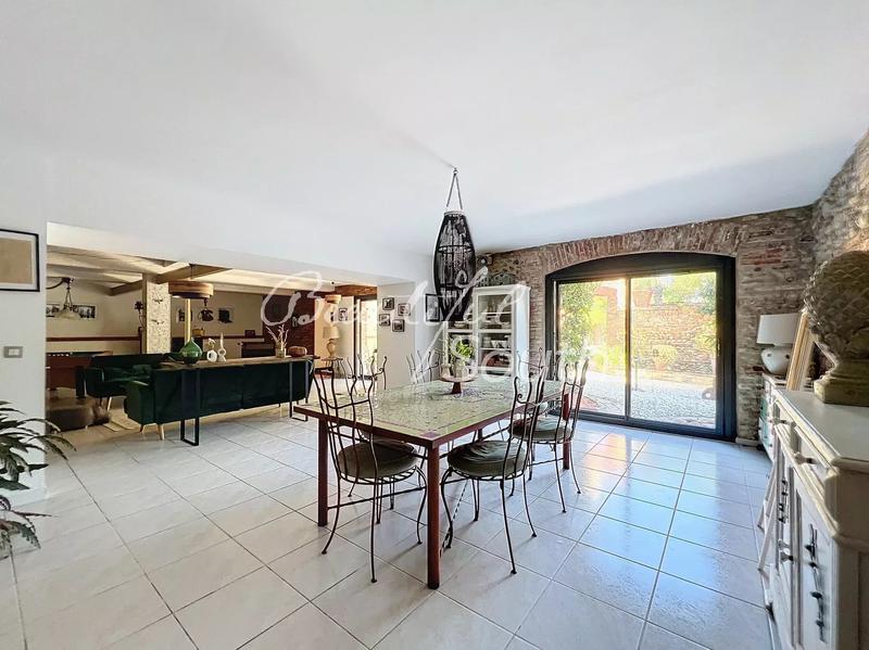 Mas - 307 m² - 5 pièces