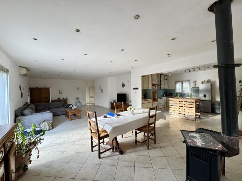 Villa - 182 m² - 6 pièces