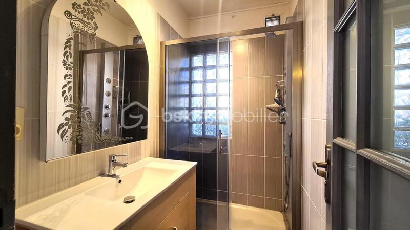 Maison traditionnelle - 135 m² - 6 pièces