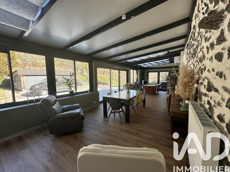 Maison - 234 m² - 8 pièces