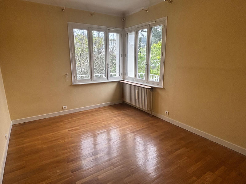 Maison - 197 m² - 8 pièces