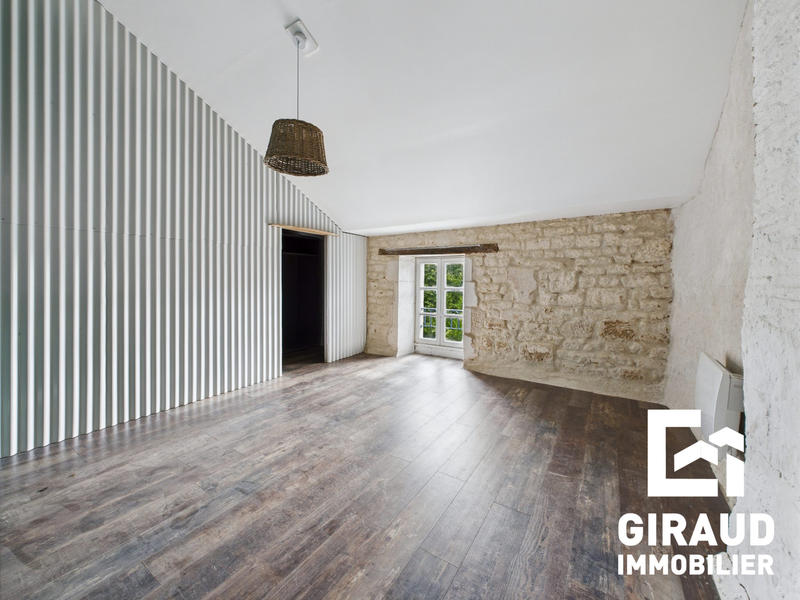 Maison - 210 m² - 6 pièces