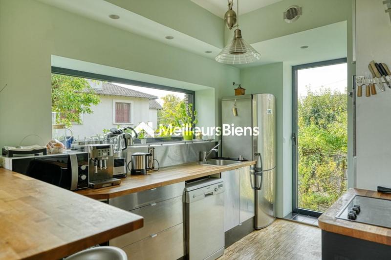 Maison - 184 m² - 8 pièces