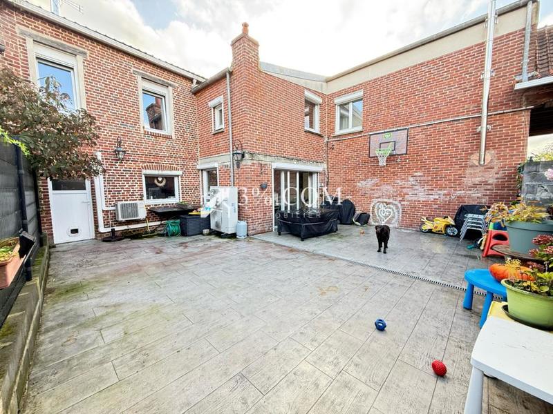 Maison - 195 m² - 7 pièces