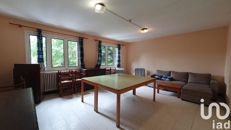 Appartement - 1 350 m² - 38 pièces