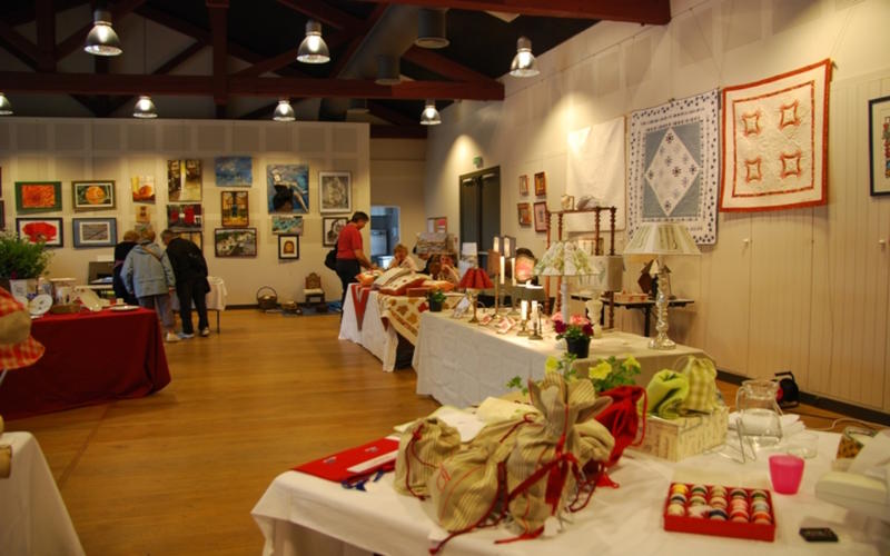 Puces des couturières et arts du fil