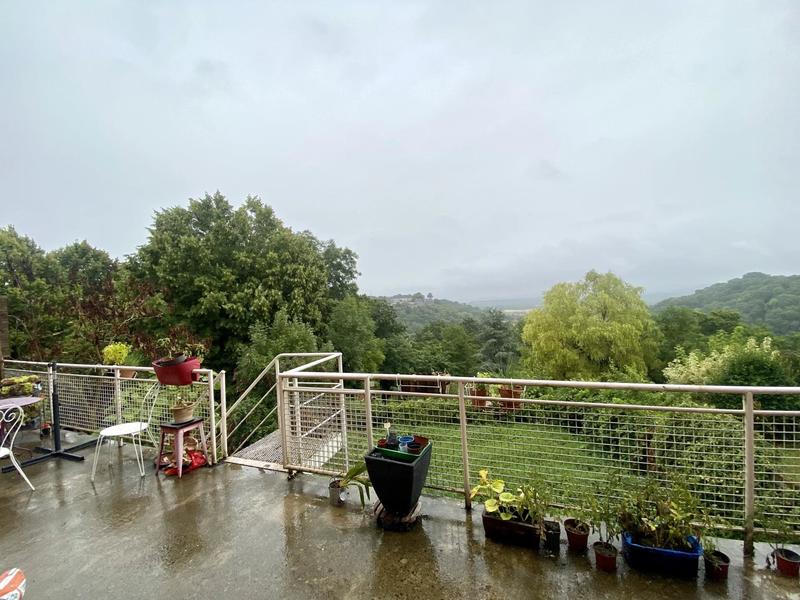 Maison - 230 m² - 9 pièces