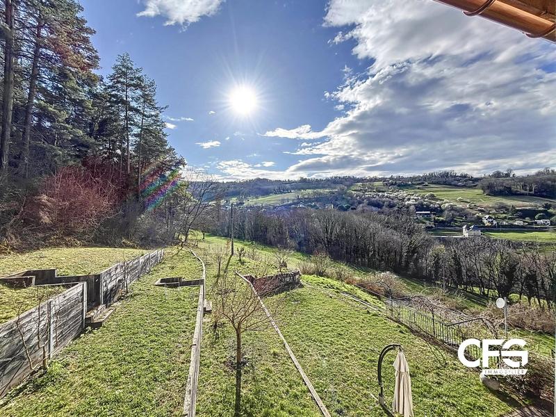 Maison - 228 m² - 7 pièces