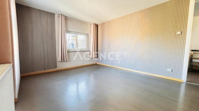 Maison - 237 m² - 6 pièces