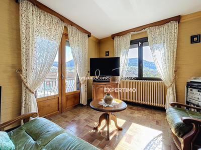 Maison - 93 m² - 5 pièces