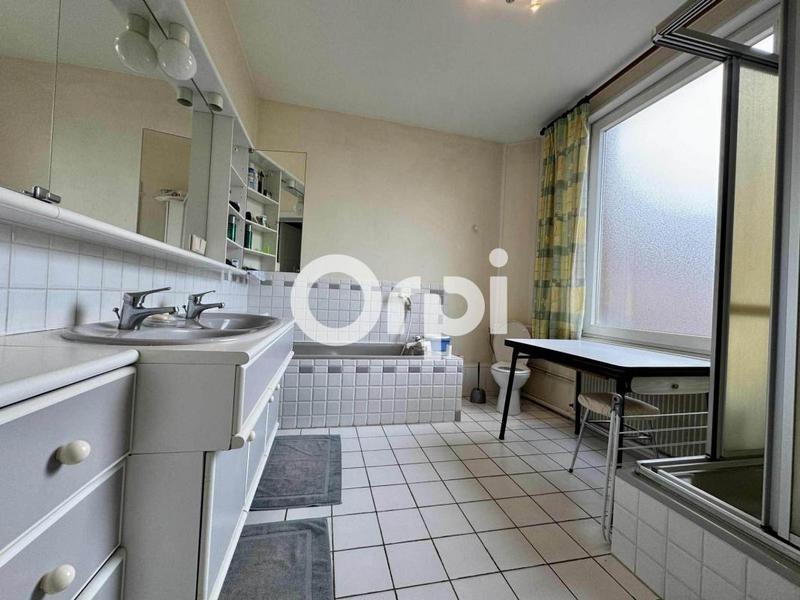 Maison - 206 m² - 7 pièces