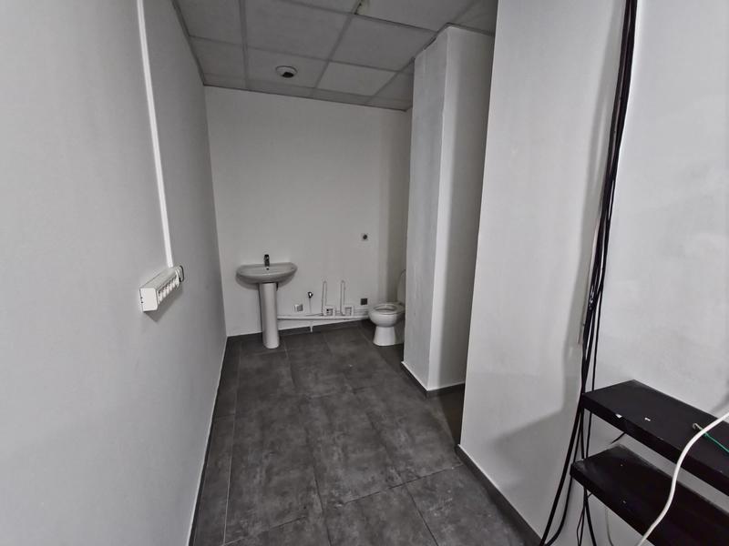 Local commercial - 75 m² - 1 pièce