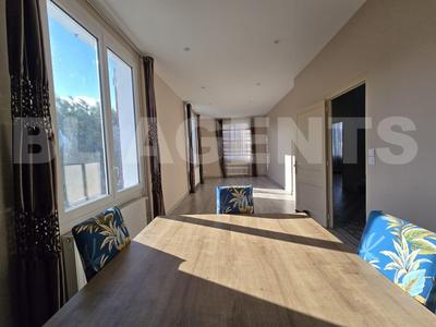 Maison - 200 m² - 5 pièces