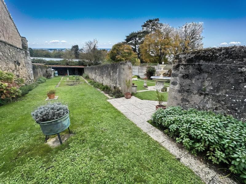 Maison - 271 m² - 7 pièces