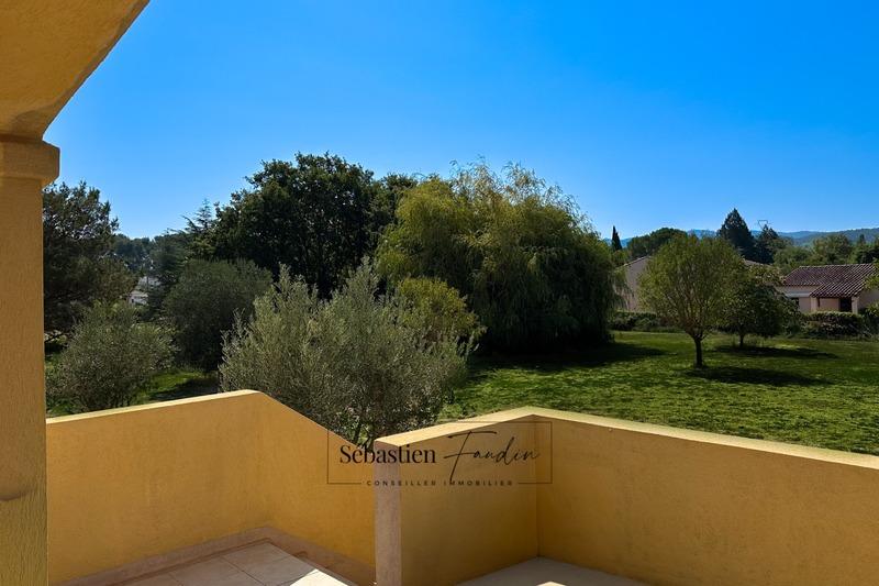 Maison - 236 m² - 9 pièces