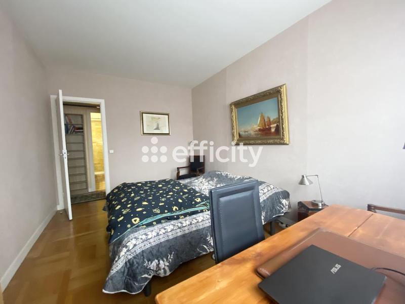 Appartement - 111 m² - 4 pièces