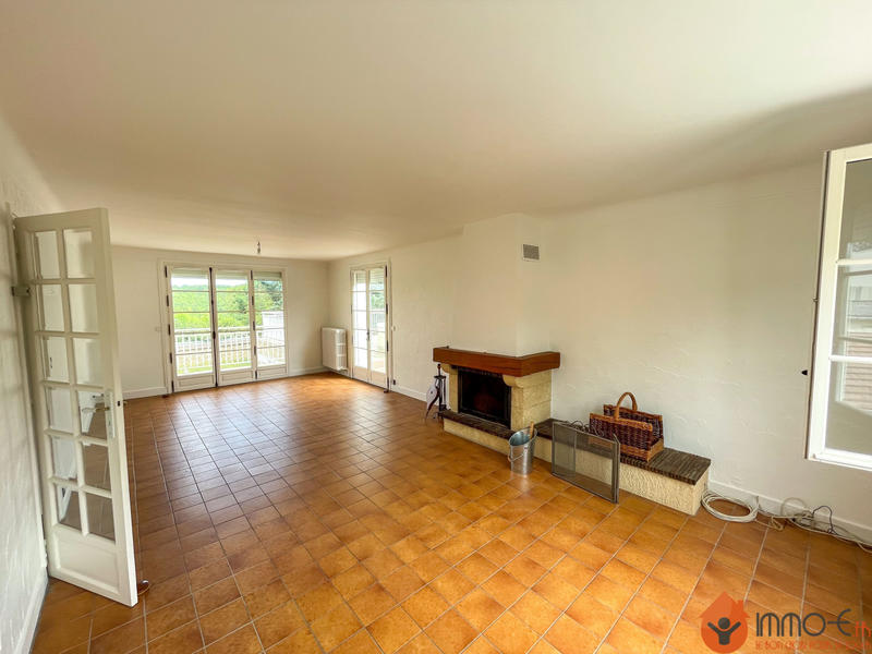 Maison - 295 m² - 9 pièces