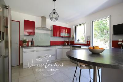 Maison - 180 m² - 7 pièces