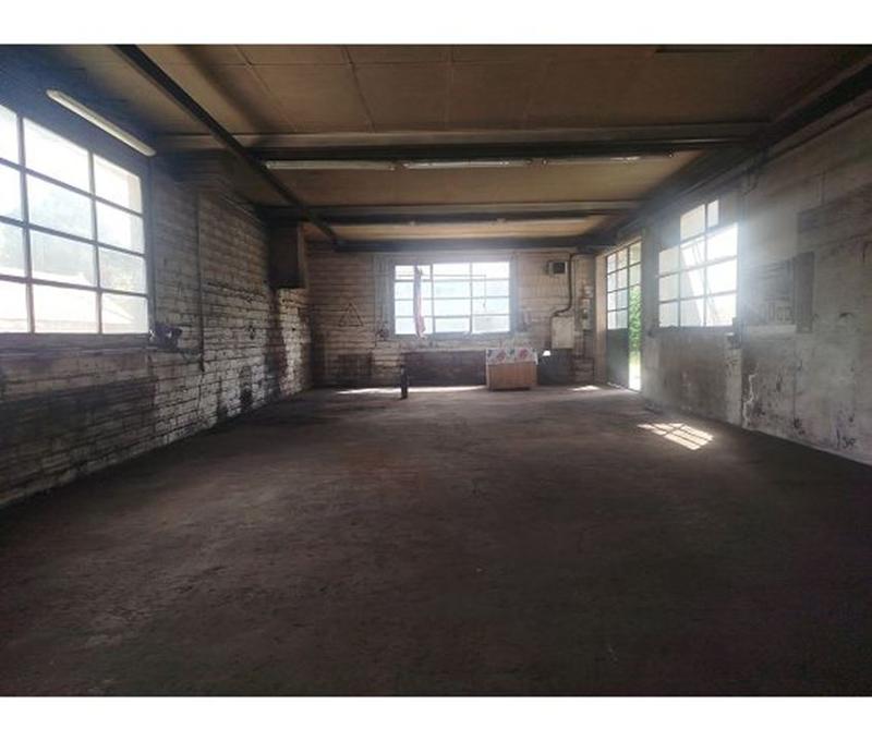 Local commercial - 150 m² - 2 pièces