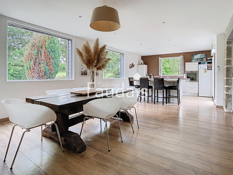 Maison - 171 m² - 6 pièces