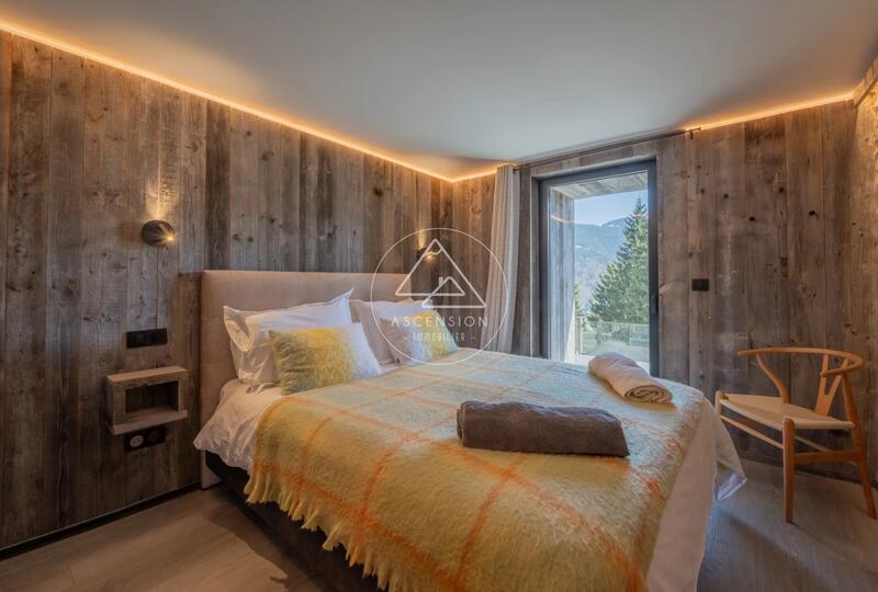 Châlet - 201 m² - 7 pièces