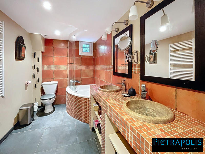 Maison ancienne - 196 m² - 8 pièces