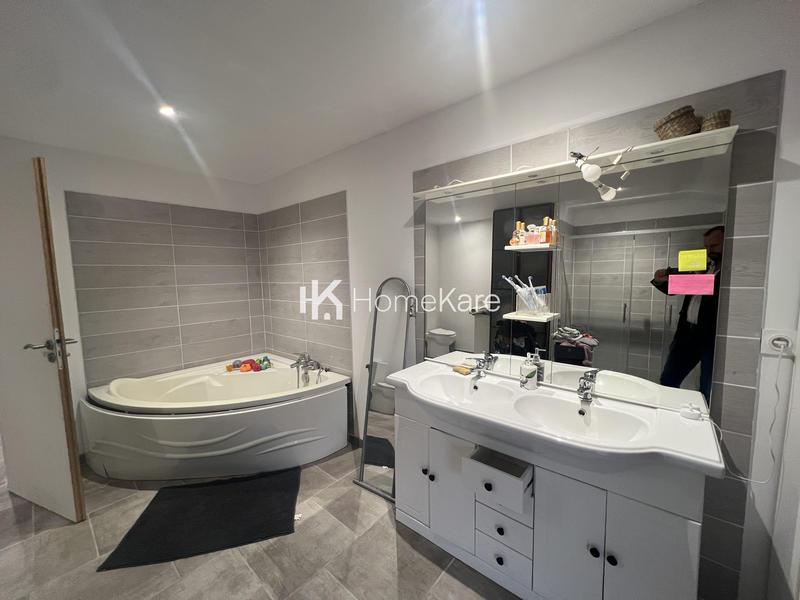 Maison - 170 m² - 6 pièces