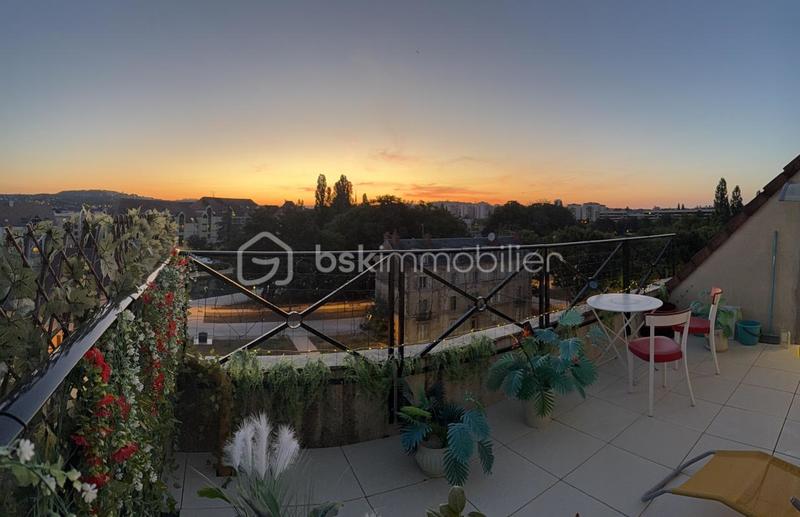 Appartement - 86 m² - 4 pièces