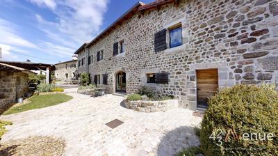 Maison - 298 m² - 9 pièces