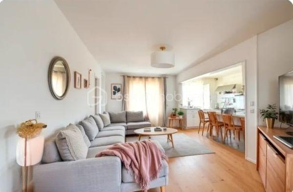 Maison - 90 m² - 6 pièces