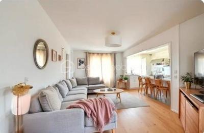 Maison - 90 m² - 6 pièces